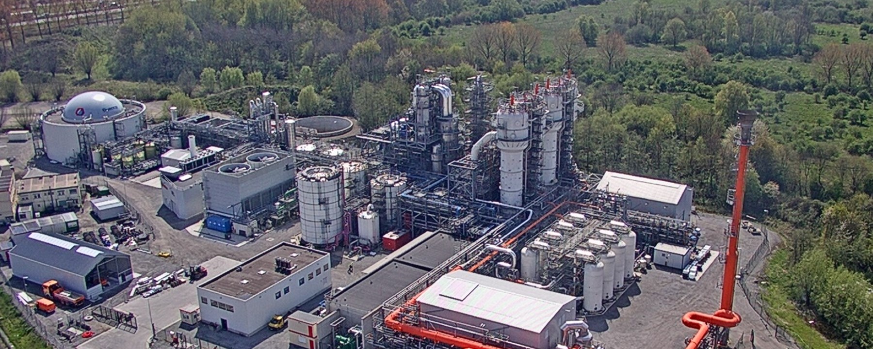安赛乐米塔尔与LanzaTech宣布成功从比利时根特的商业旗舰碳捕获和利用设施中获得了首批乙醇样品。
