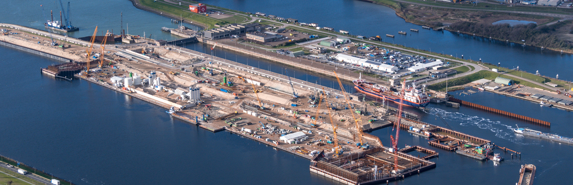 Amsterdam's New Lock: The World's Largest Steel-Structured Maritime Gateway Amsterdam's New Lock: The World's Largest Steel-Structured Maritime Gateway