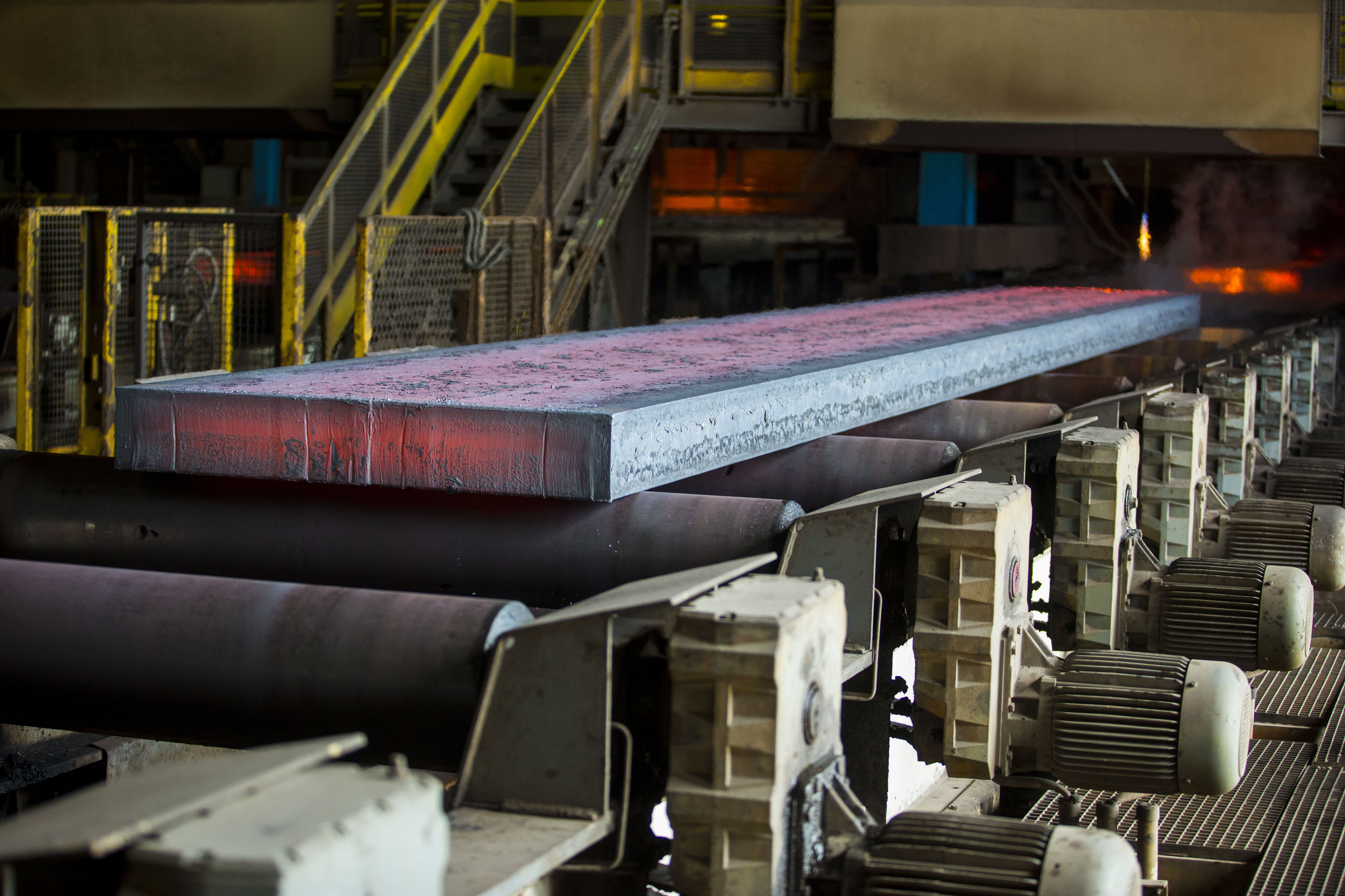 worldsteel_Ternium_Brazil_steel slab cutting_4.jpg - worldsteel.org