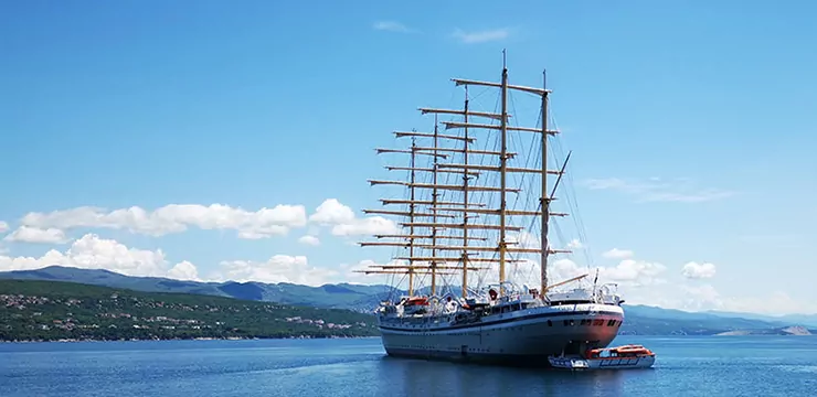 Image for %sWorld’s largest sail ship is steeled for ocean travel